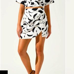 NWT ASTR THE LABEL NIRINA PRINTED SKIRT